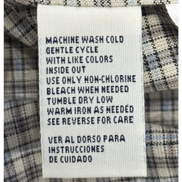 NWT Women's Top Large Plaid Floral Gray Sleeveless Button Up Basic Editions - Picture 7 of 7